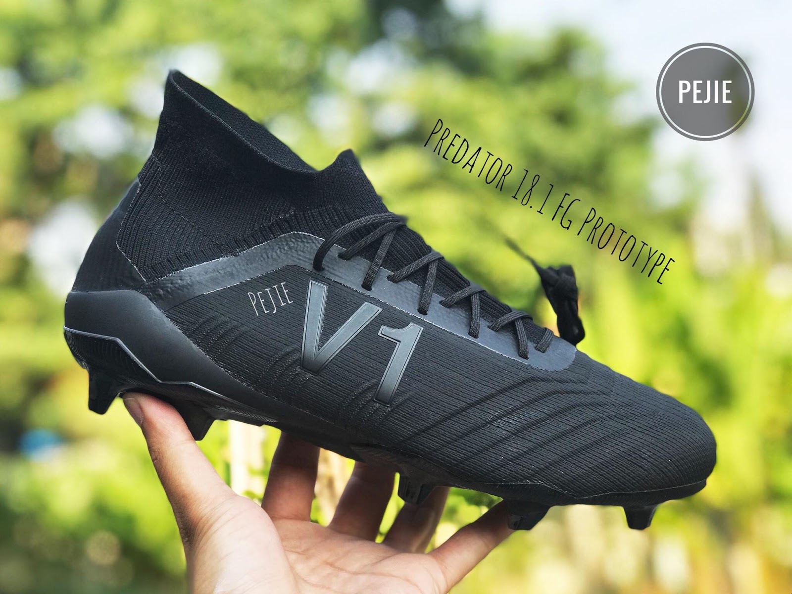 Adidas predator 18.1 hot sale blackout